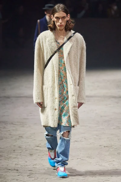 Look 26